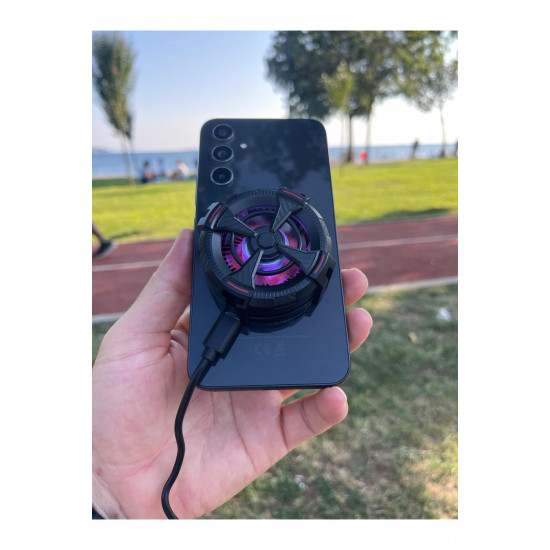 Oyunculara Özel Telefon Ve Tablet Soğutucu Fan Oyunculara Özel Telefon Ve Tablet Soğutucu Fan