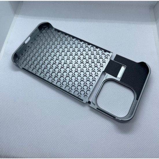 Apple iPhone 14 Pro Max Luxury Çelik Kılıf Apple iPhone 14 Pro Max Luxury Çelik Kılıf